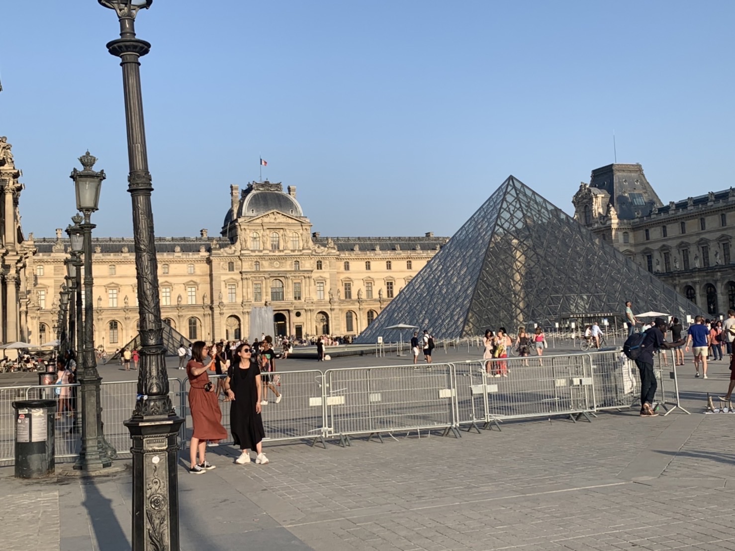 6_Louvre Museum